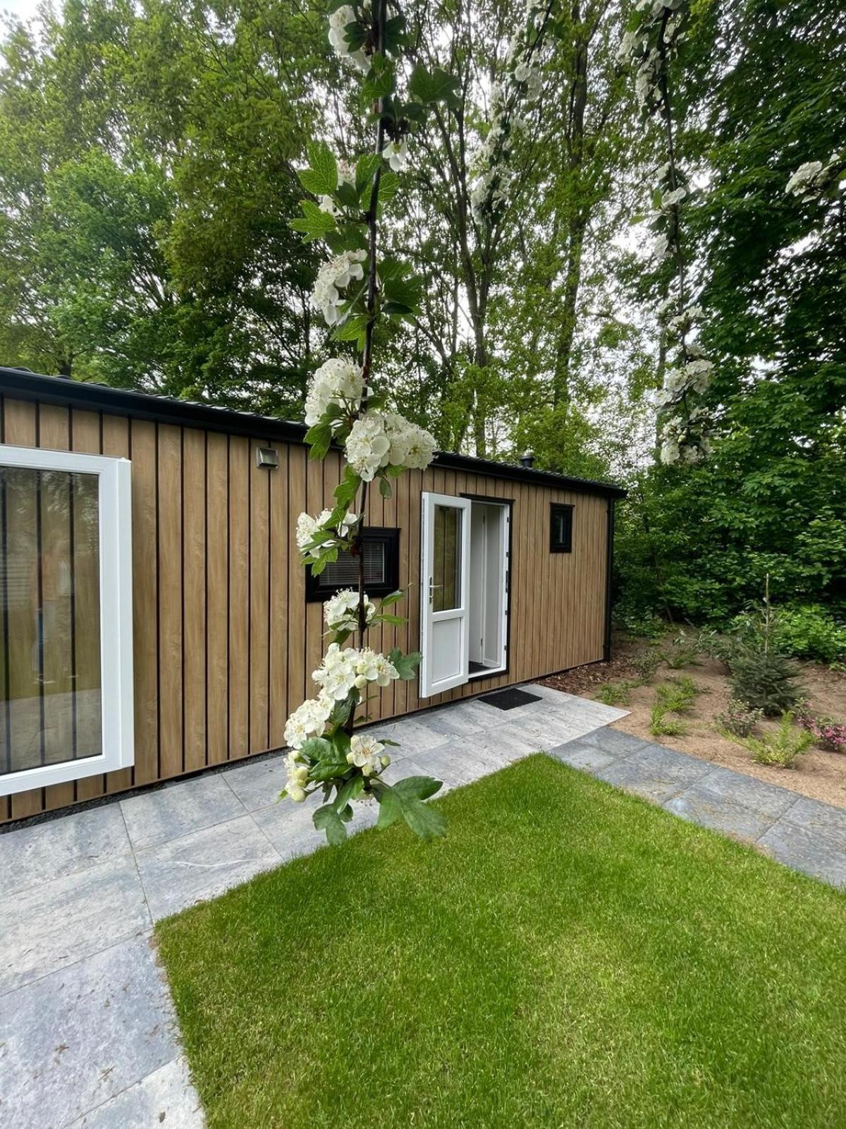 Camping De Vinkenkamp Lieren Екстериор снимка